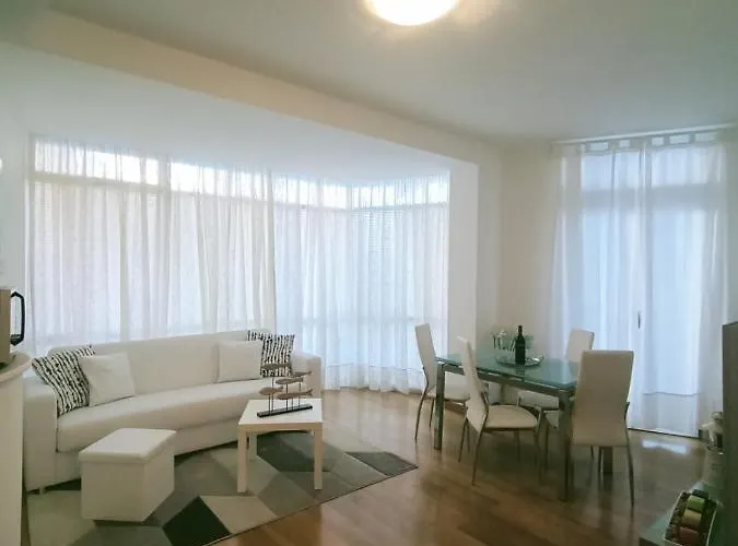 Apartment Skyline Su